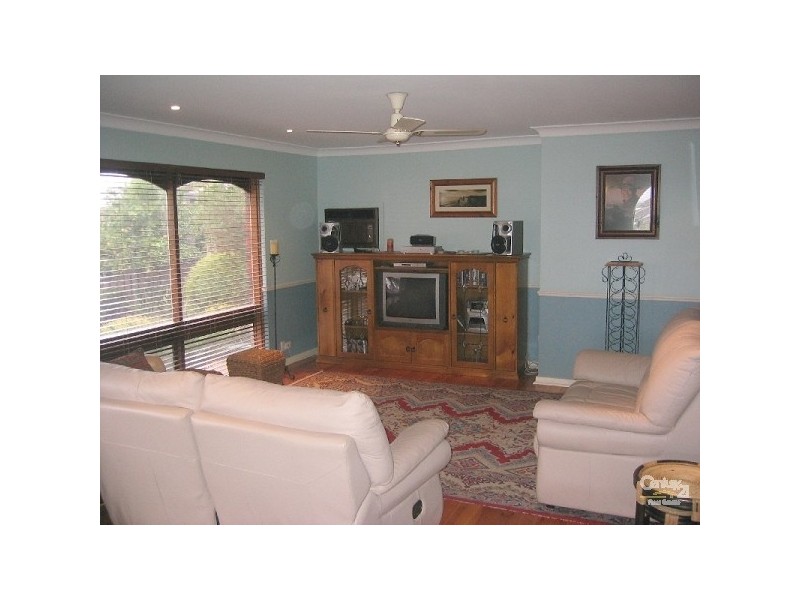 4 Usk Ct, Para Hills SA 5096