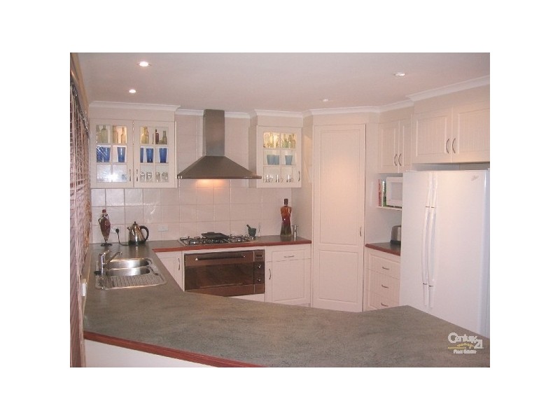 4 Usk Ct, Para Hills SA 5096