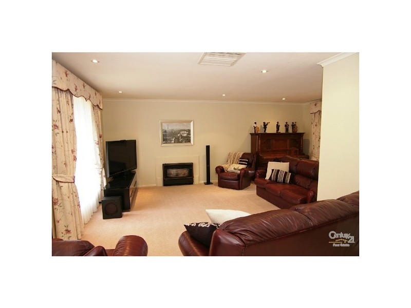 32 Pelsaert Ave, Fairview Park SA 5126