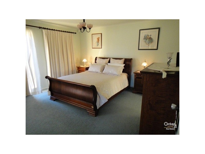 2 Springton Lane, Greenwith SA 5125