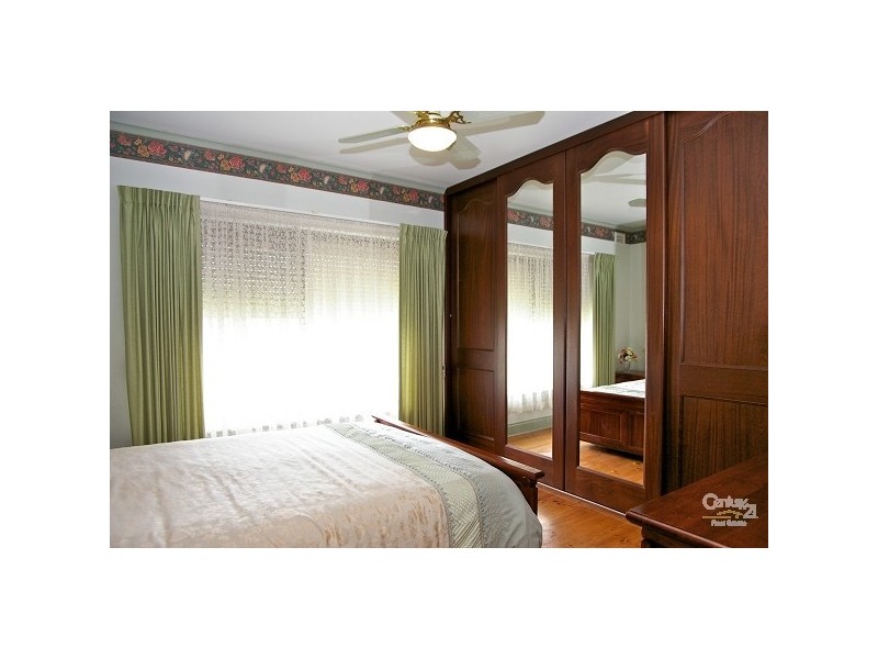 29 Padbury Rd, Gilles Plains SA 5086