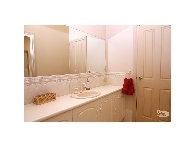 3 Featherstone Cct, Greenwith SA 5125