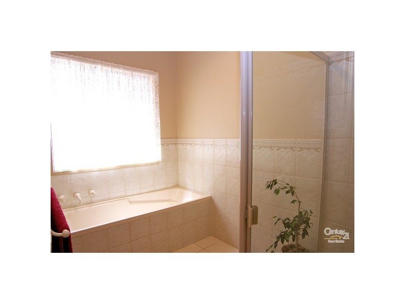 3 Featherstone Cct, Greenwith SA 5125