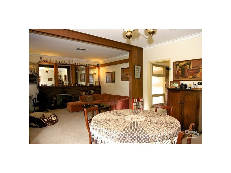 5 Penelope Ave, Valley View SA 5093
