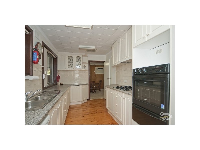 15 Domain Avenue, Para Vista SA 5093