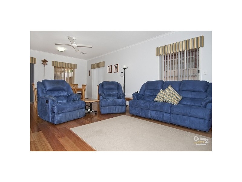 17 Oregan Cr, St Agnes SA 5097