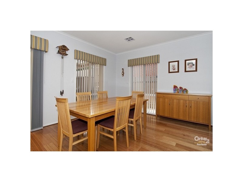 17 Oregan Cr, St Agnes SA 5097