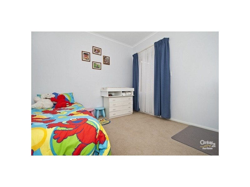 17 Oregan Cr, St Agnes SA 5097