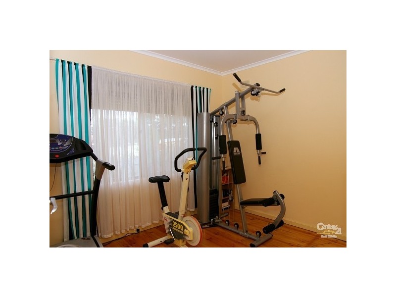 32 Salisbury Avenue, Valley View SA 5093