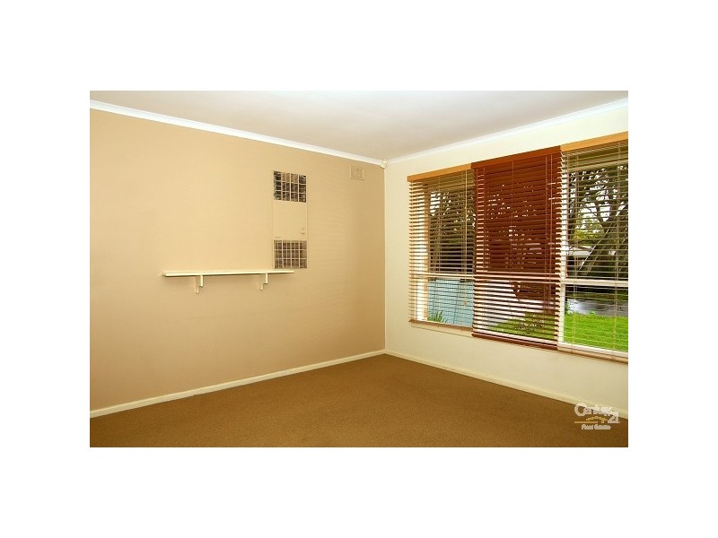 9 Sandland Ave, Ridgehaven SA 5097