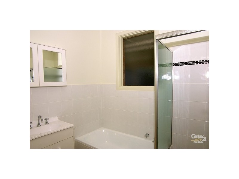 9 Sandland Ave, Ridgehaven SA 5097