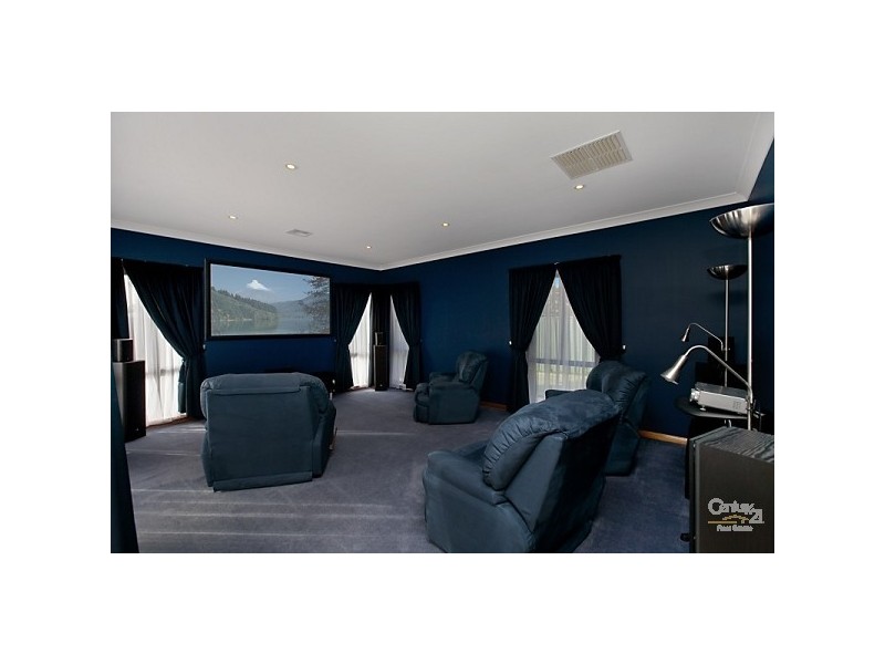 4 Dene Street, Walkley Heights SA 5098