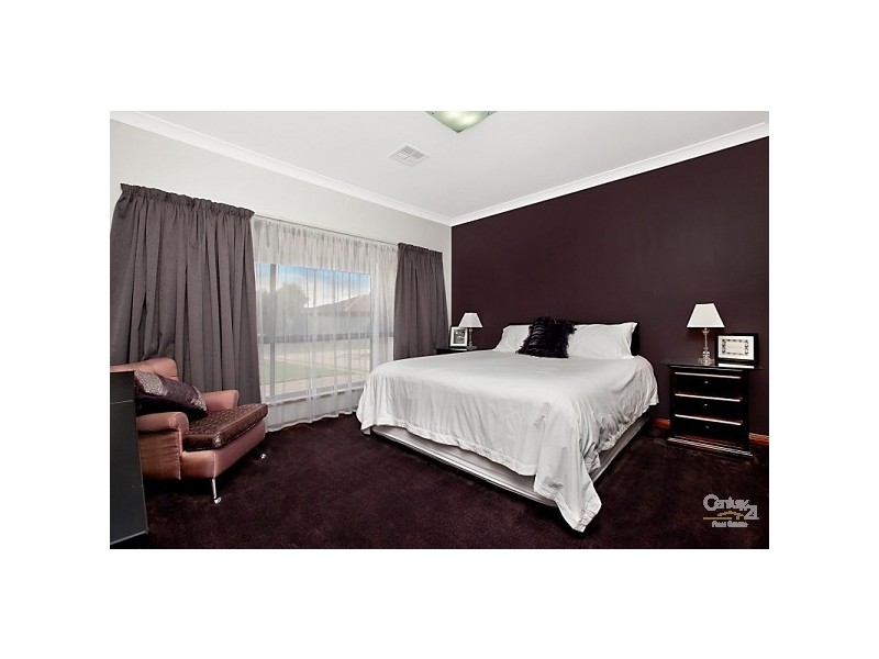 4 Dene Street, Walkley Heights SA 5098