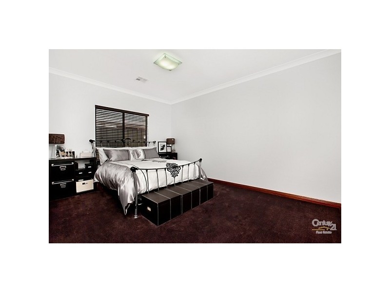 4 Dene Street, Walkley Heights SA 5098