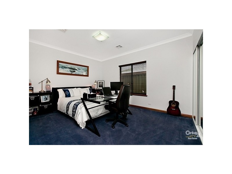 4 Dene Street, Walkley Heights SA 5098