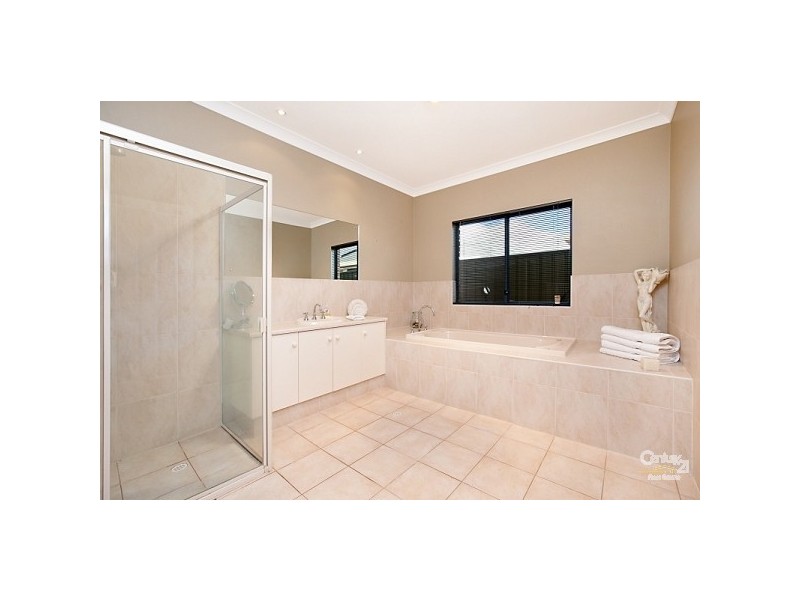 4 Dene Street, Walkley Heights SA 5098