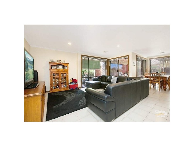 9 Lithgow Court, Redwood Park SA 5097