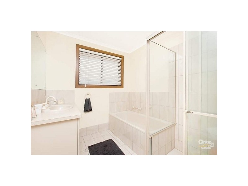 9 Lithgow Court, Redwood Park SA 5097