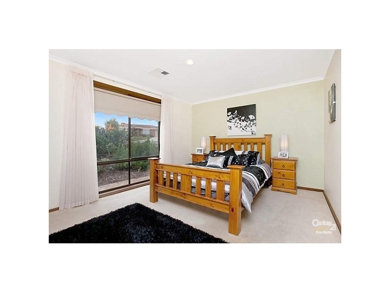 9 Lithgow Court, Redwood Park SA 5097