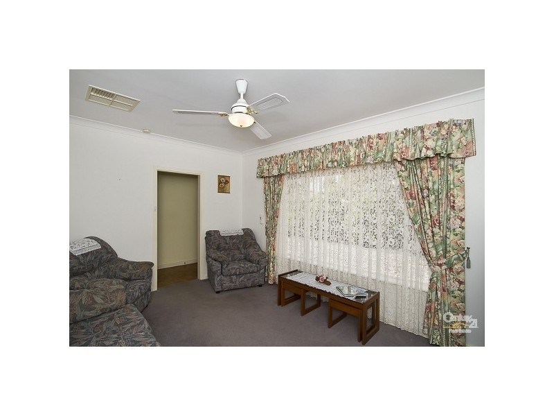 39 Londonderry Ave, Salisbury Downs SA 5108