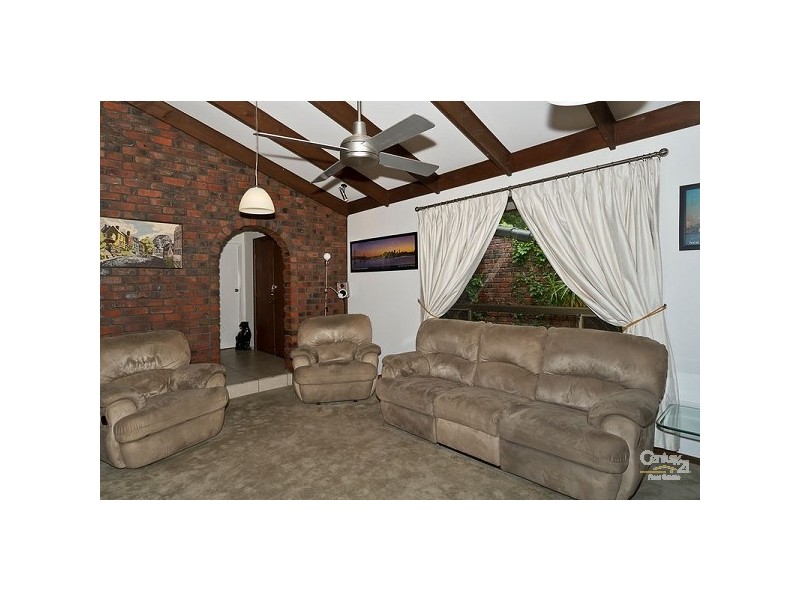 23 Sturt Rd, Valley View SA 5093