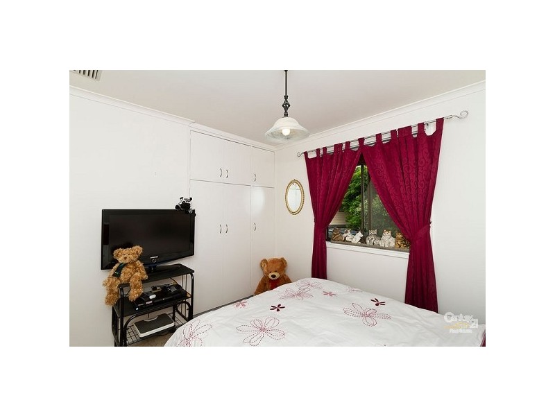 23 Sturt Rd, Valley View SA 5093