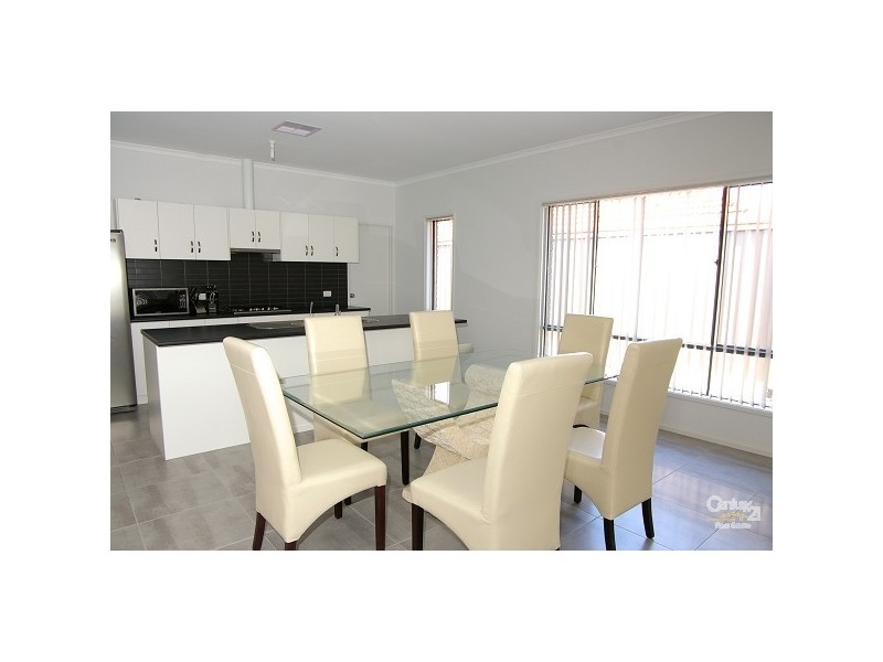 17b Maidos Grove, Valley View SA 5093