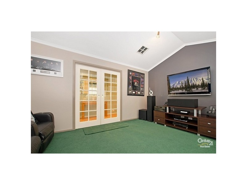 9 Bushman Drive, Walkley Heights SA 5098