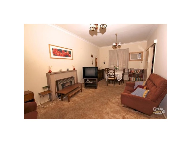 8 Crisp Road, Elizabeth Downs SA 5113