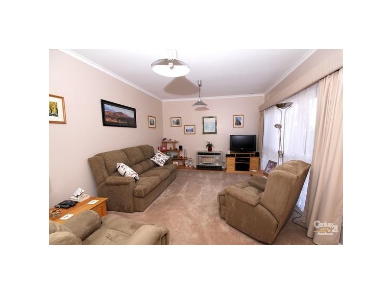 10 Folkstone Street, Para Hills SA 5096