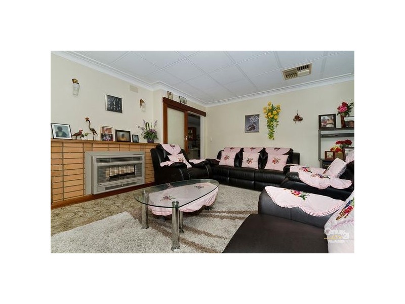 7 Philip Crescent, Valley View SA 5093