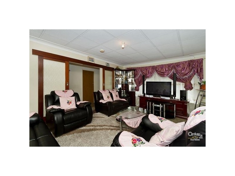 7 Philip Crescent, Valley View SA 5093