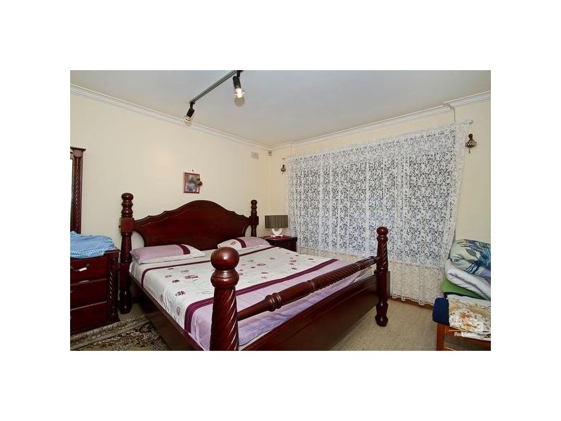 7 Philip Crescent, Valley View SA 5093