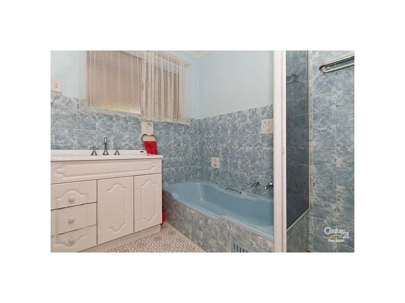 7 Philip Crescent, Valley View SA 5093