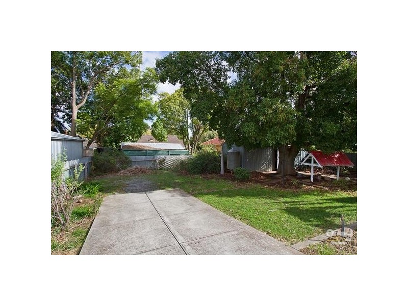 7 Philip Crescent, Valley View SA 5093