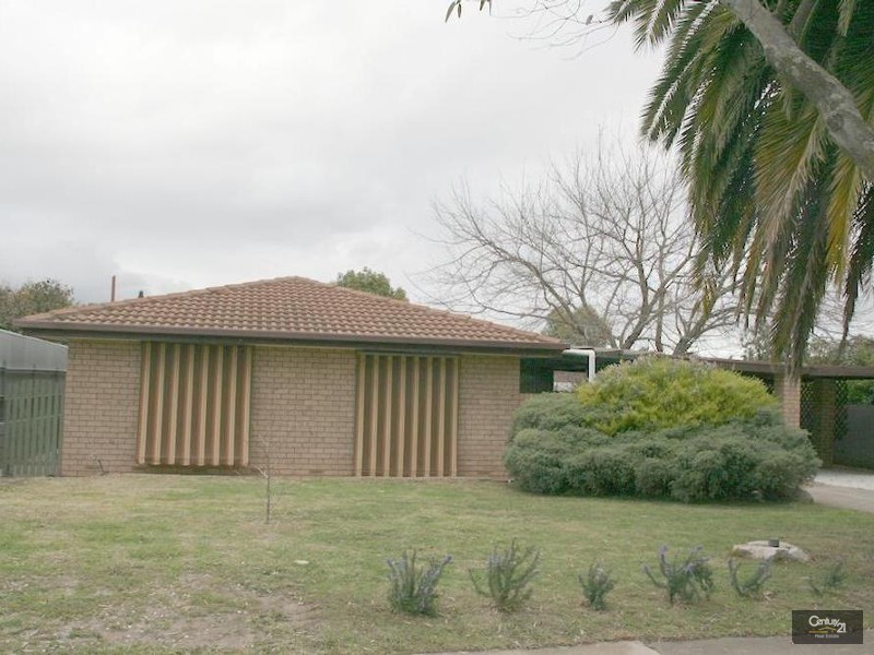 15 McPharlin Ave, Redwood Park SA 5097