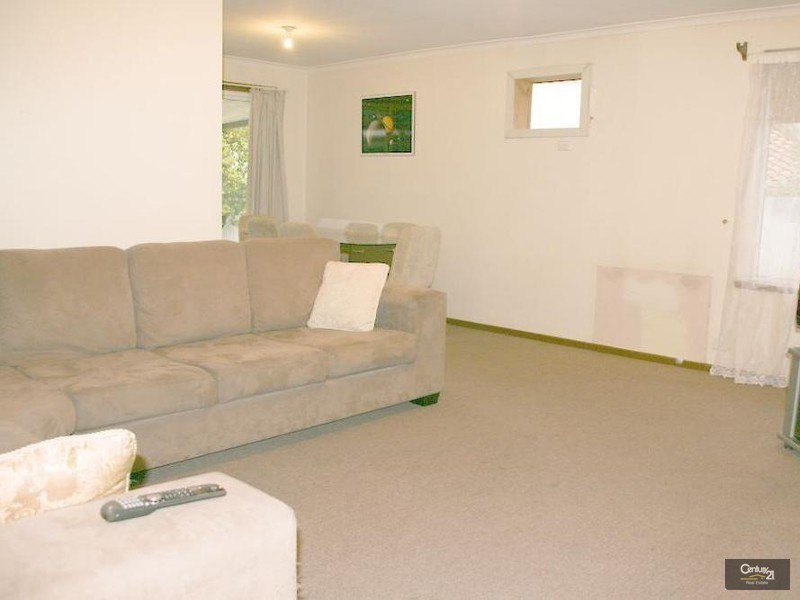 15 McPharlin Ave, Redwood Park SA 5097