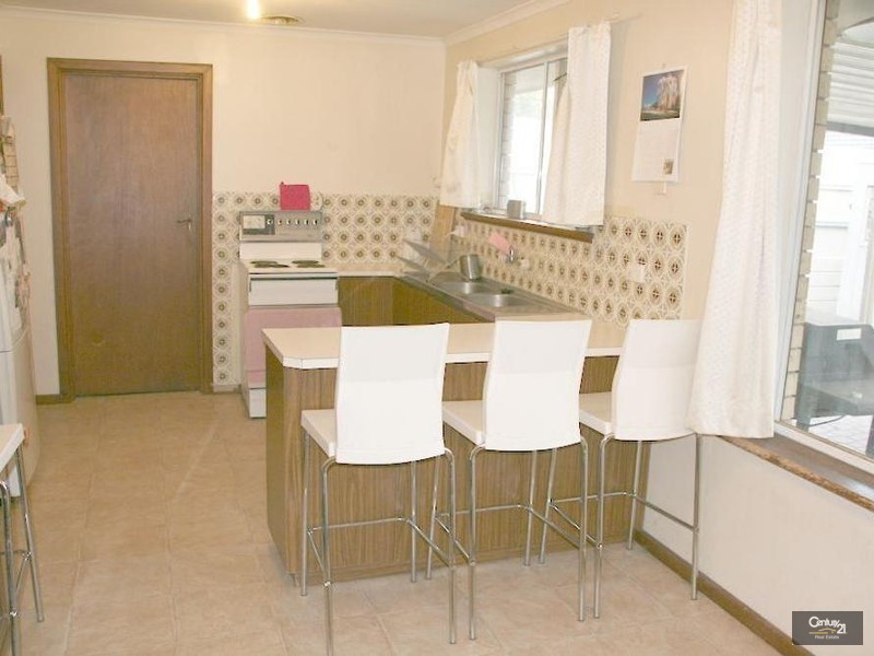 15 McPharlin Ave, Redwood Park SA 5097