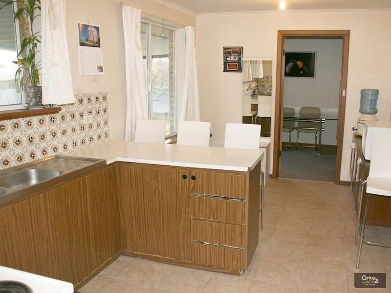 15 McPharlin Ave, Redwood Park SA 5097