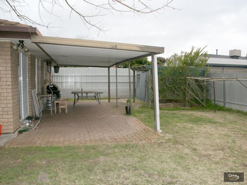 15 McPharlin Ave, Redwood Park SA 5097