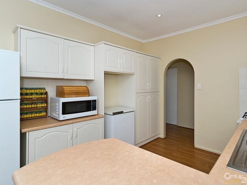 4 Clayton Crescent, Para Hills SA 5096