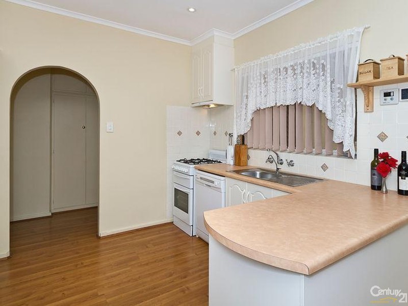 4 Clayton Crescent, Para Hills SA 5096