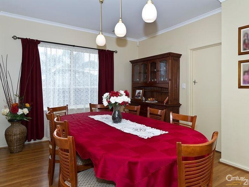 4 Clayton Crescent, Para Hills SA 5096