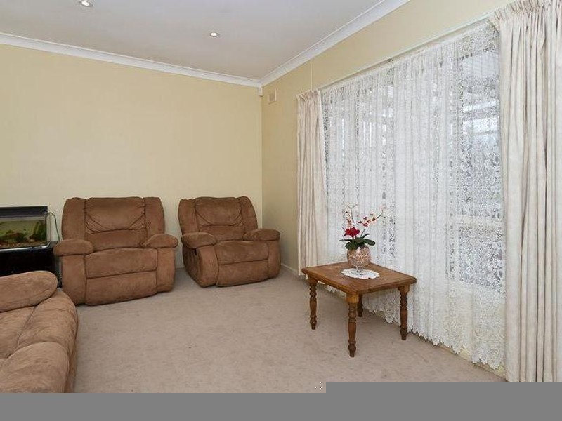 4 Clayton Crescent, Para Hills SA 5096