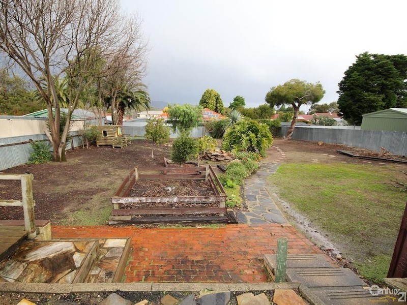 1 Naturi Court, Ridgehaven SA 5097