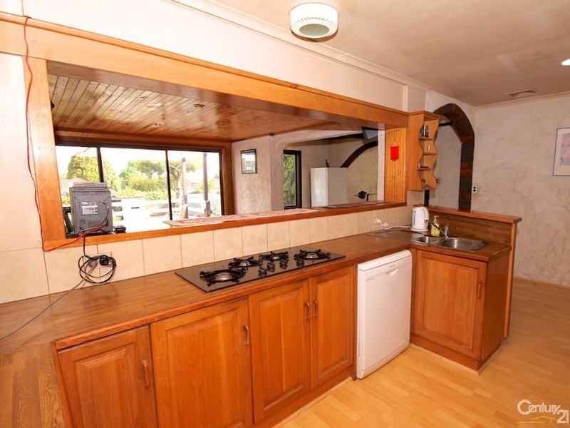 1 Naturi Court, Ridgehaven SA 5097