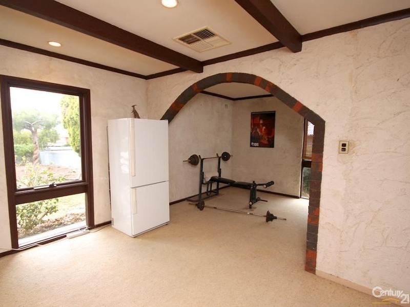 1 Naturi Court, Ridgehaven SA 5097