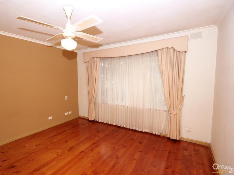 1 Tulip Steet, Ridgehaven SA 5097