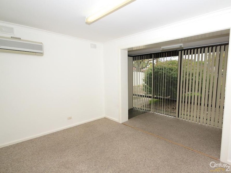 1 Tulip Steet, Ridgehaven SA 5097