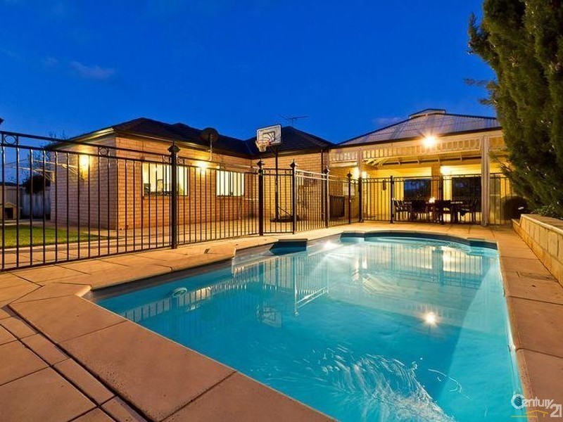 6 Olde Coach Road, Greenwith SA 5125